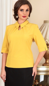 Красивая блузка горчичного цвета