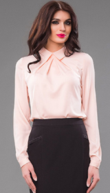 Нежно-розовая блузка