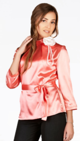 Розовая блузка с блеском