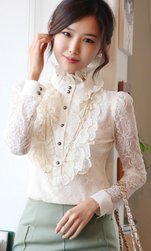 Белая гипюровая блузка