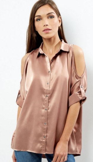 Шелковая блузка с открытыми плечами