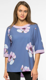 Блуза с крупными цветами